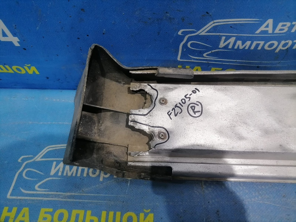 Подножка правая TOYOTA LAND CRUISER 1999