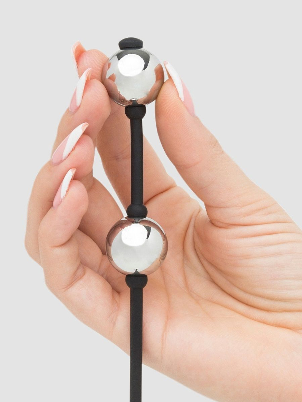 Серебристые шарики Inner Goddess Mini Silver Pleasure Balls 85g на черном силиконовом шнурке (Цвет: серебристый с черным)