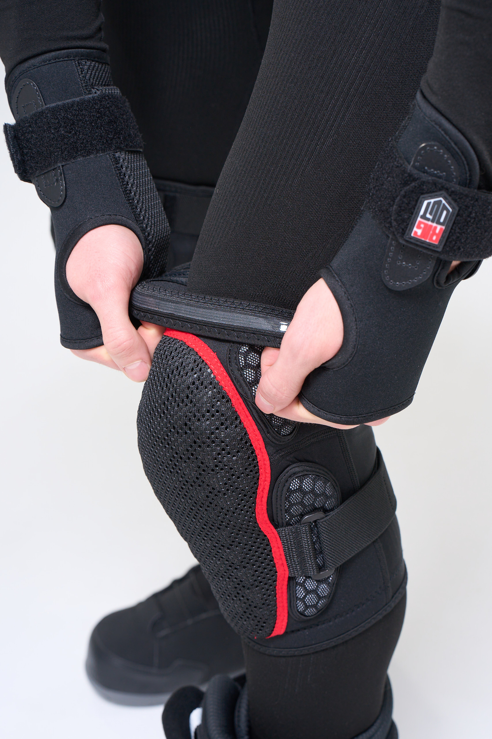 Защита колена RigOut Knee pads Pro