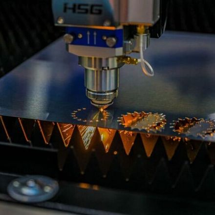 Лазерная резка углеродистой стали 2,5 мм за пог.м.