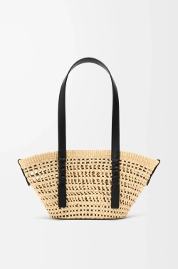 Loewe Небольшая плетеная сумка-корзина Braid из пальмы и телячьей кожи, натуральный/черный