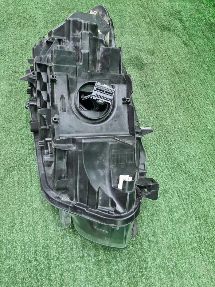 Битая Фара левая BMW 1er F20, F21 (2015-2017) LED