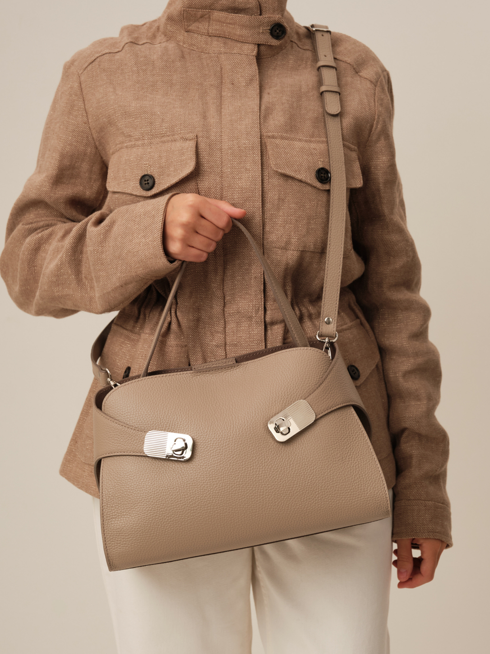 Кожаная сумка Helen DBR 31425 бежевое латте