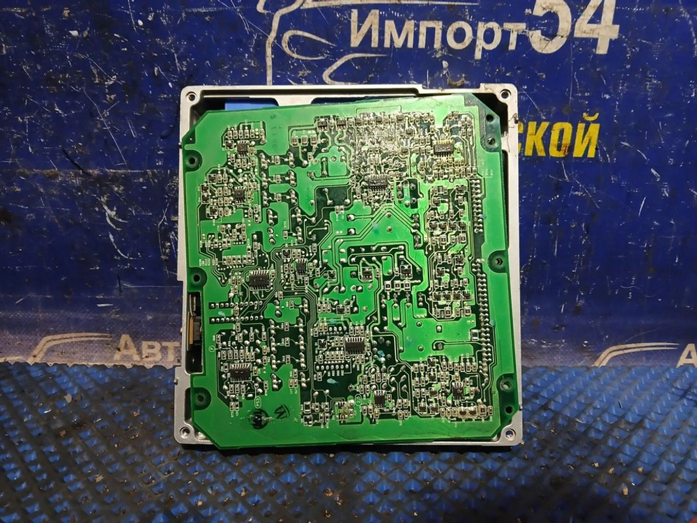 Компьютер двигателя ISUZU GIGA 2000