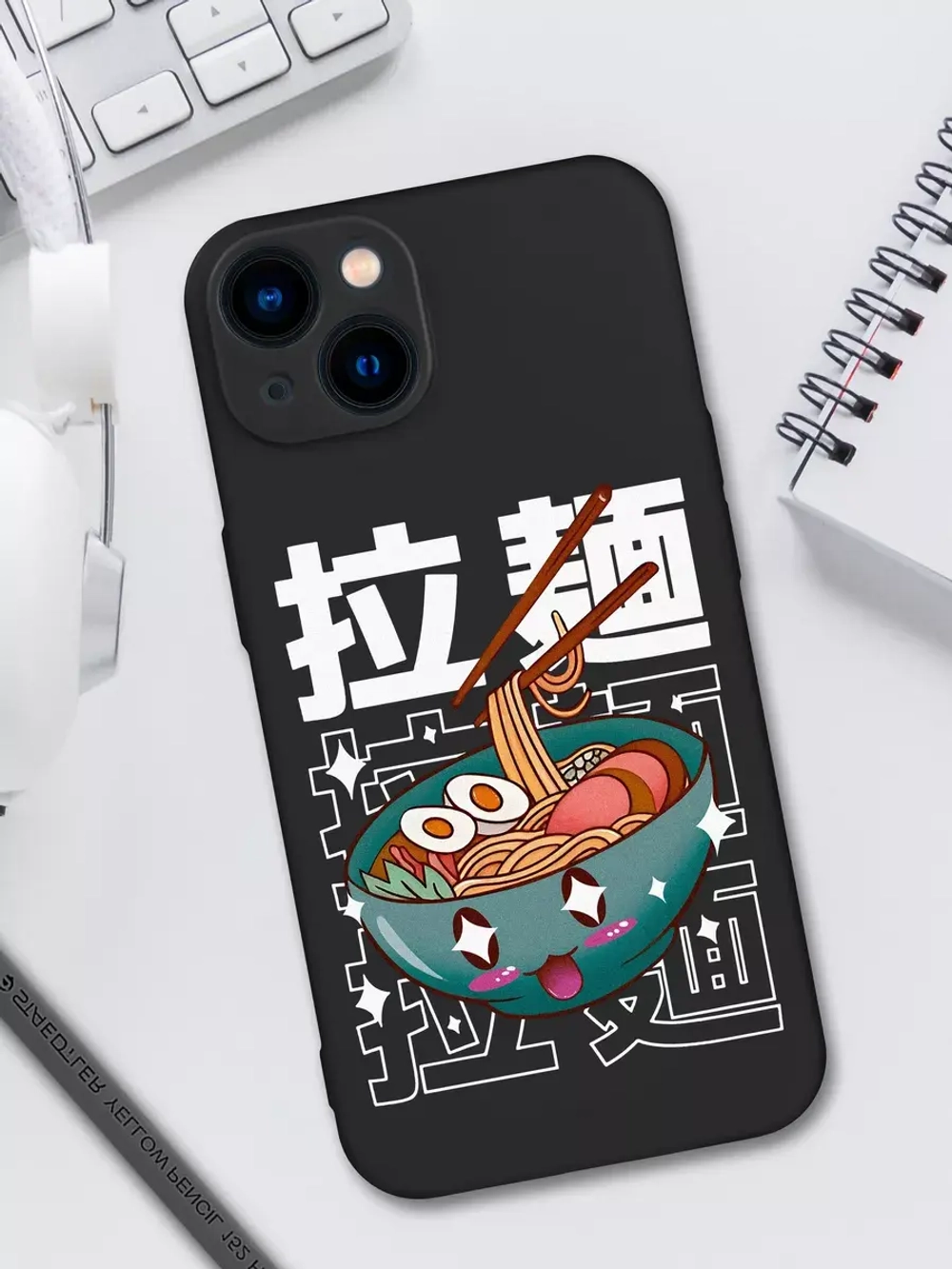 Чехол на iPhone 13 с принтом