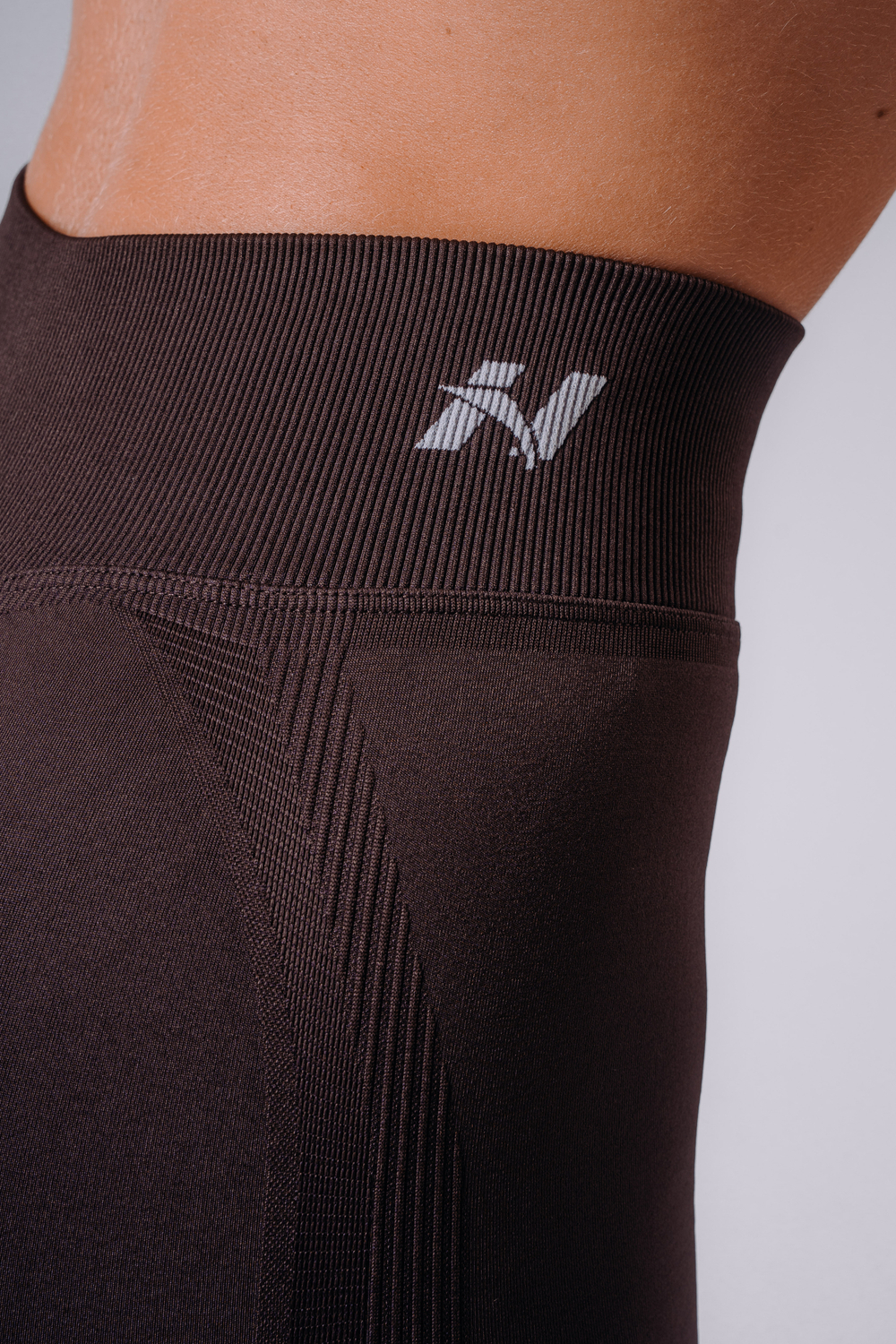 Леггинсы High-Waist Sculpting Flared Leggings FLOW SEAMLESS 498 Шоколадные