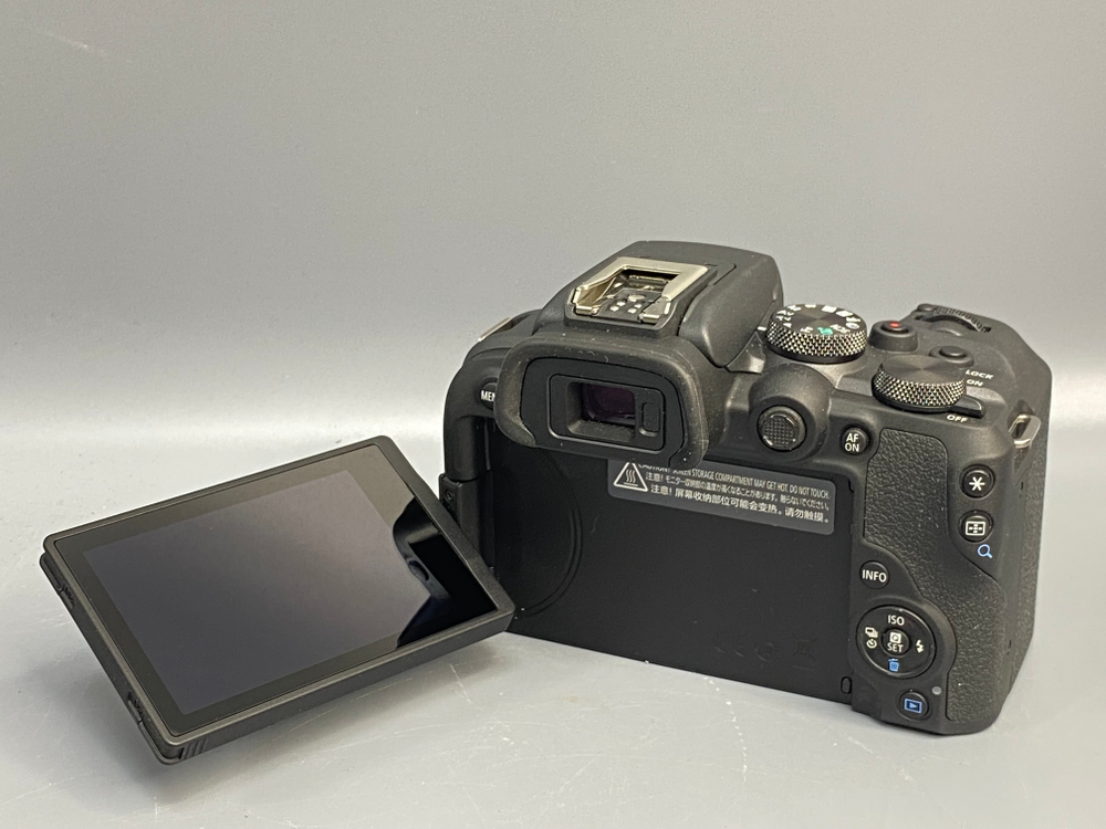 Canon R10 Kit 18-45mm 1000 кадров