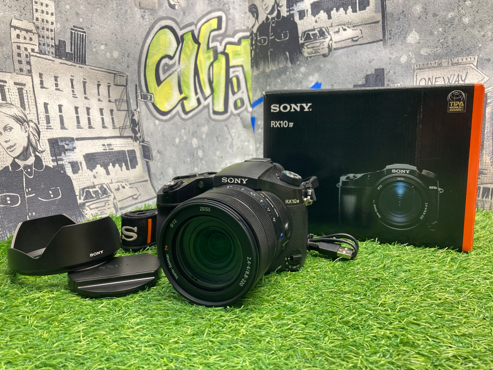 Sony RX10M4