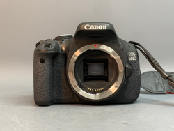 Canon 600D kit 18-55mm 3.5-5.6 IS ll 7.000 Кадров