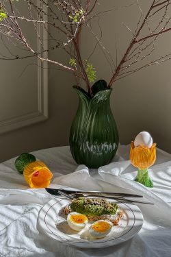 Ваза Petal зеленого цвета из коллекции Blossom, 22 см