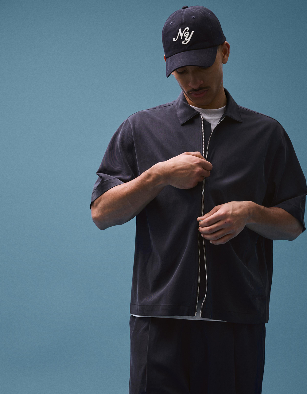 Мужская струящаяся рубашка boxy fit с коротким рукавом - BERSHKA
