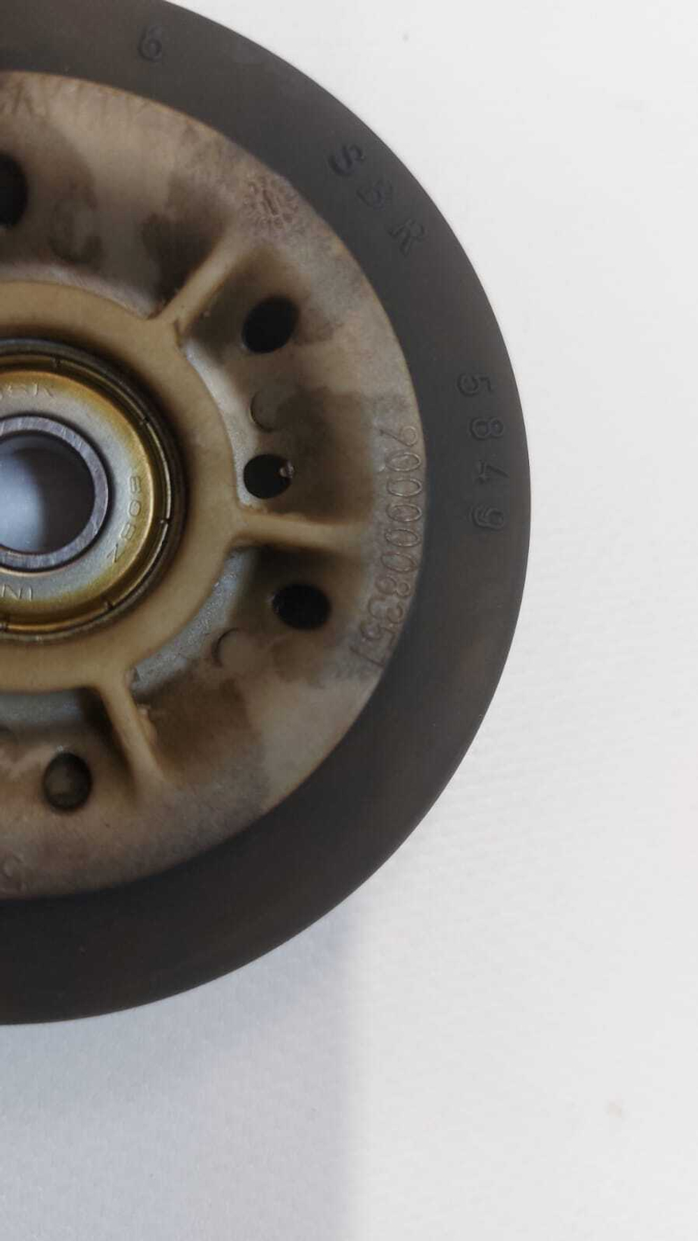 1 Ролик натяжной для сушильных машин Bosch Siemens 613598 б/у