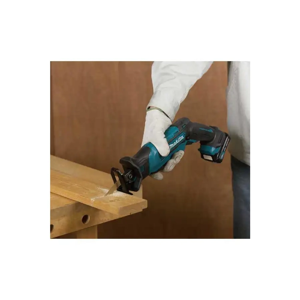 Аккумуляторная сабельная пила Makita JR105DWAE