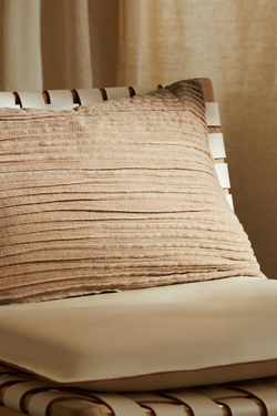 ZARA HOME ЧЕХОЛ ДЛЯ ДЕКОРАТИВНОЙ ПОДУШКИ С ТИСНЕНИЕМ В ПОЛОСКУ, СВЕТЛО-БЕЖЕВЫЙ
