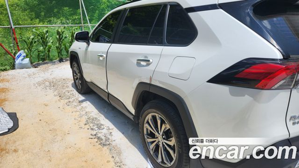 Toyota RAV4 2,5 4WD Hybrid LTD — 2025