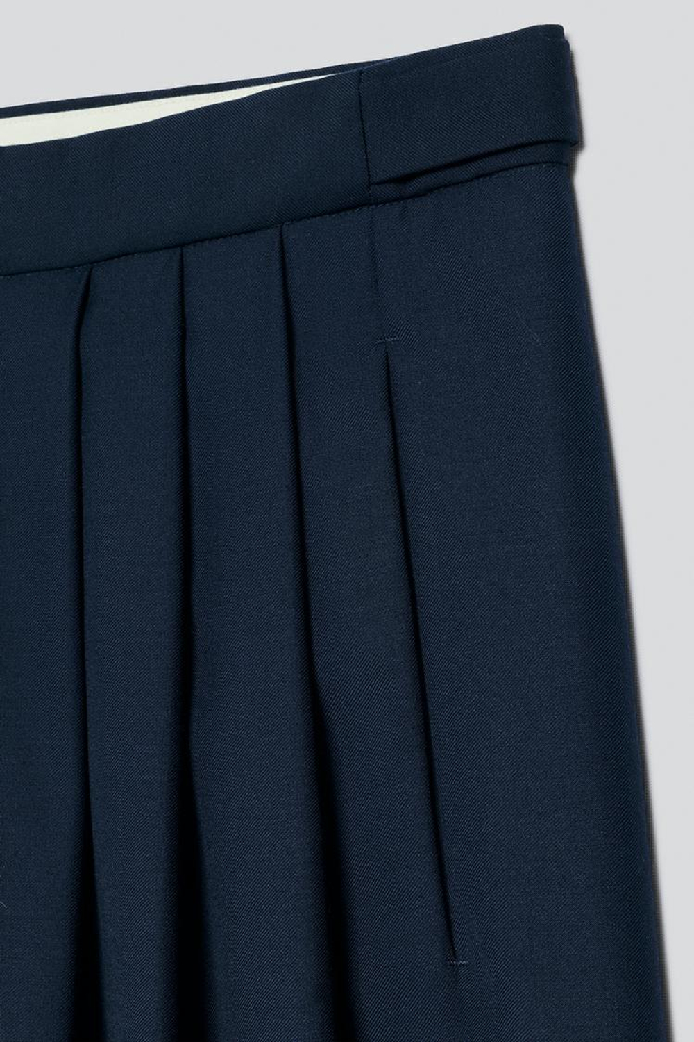 ZARA X BAISI GUADAGNINO ШОРТЫ С ШИРОКИМИ ШТАНИНАМИ, ТЕМНО-СИНИЙ