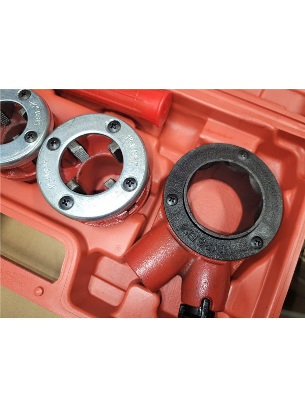 Клуппы трубные набор 3 шт 1/2"-1" BSPT с трещоткой