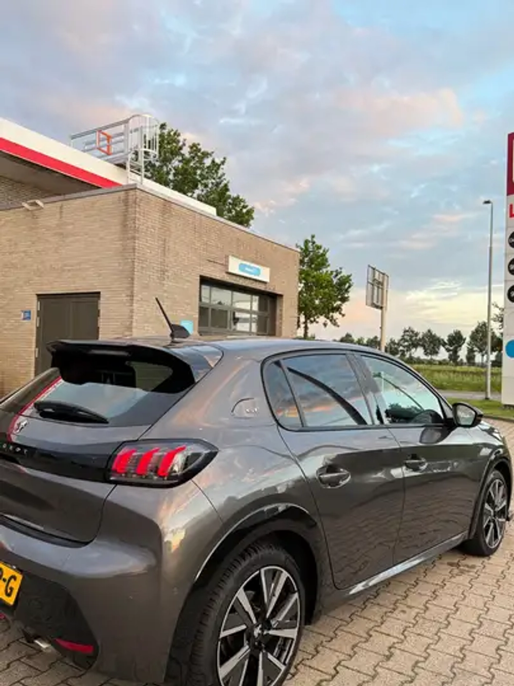Peugeot 208 GT