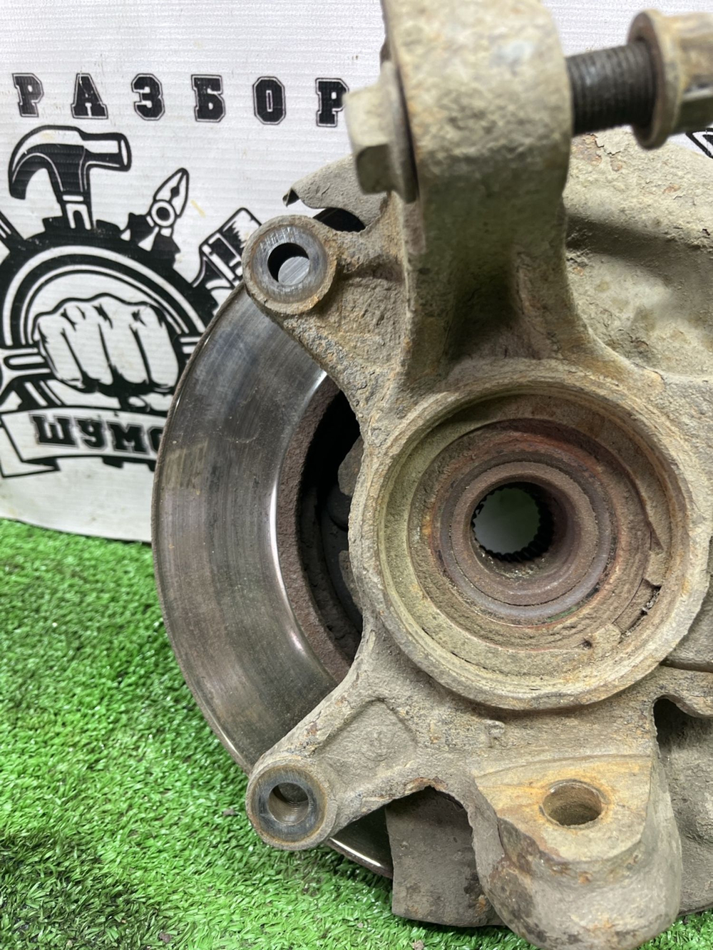 Поворотный кулак правый Toyota Gaia 1998 с пробегом