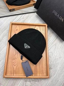 Шапка чёрная от Prada BP5-108924