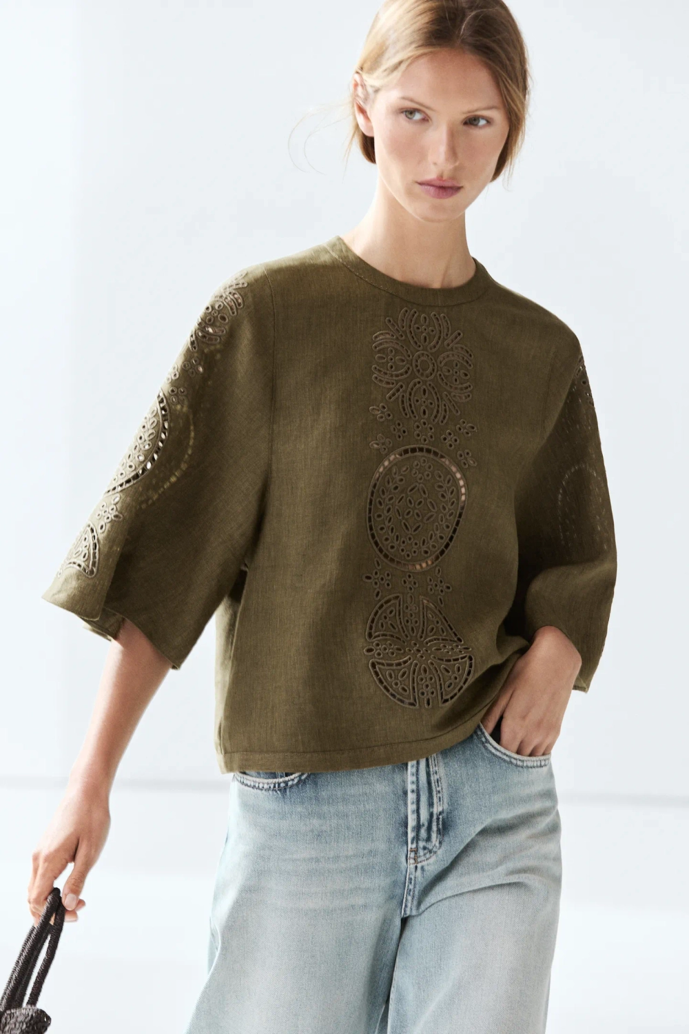 Massimo Dutti БЛУЗКА ИЗ СМЕСОВОЙ ЛЬНЯНОЙ ТКАНИ С ВЫШИВКОЙ, ФИСТАШКОВО-ЗЕЛЕНЫЙ