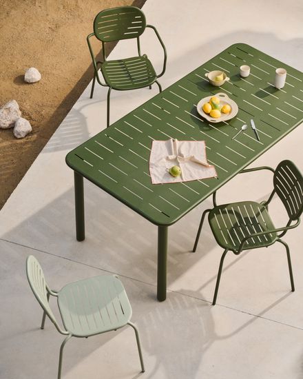 Уличный стол Brai из оцинкованной стали зелёного цвета 180 x 90 см Испания La Forma