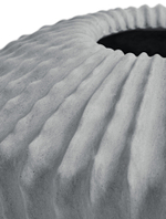 Кашпо-ваза TREEZ Effectory Moho Дизайн-ваза Дымчато-серый песок д-70 см, в-53 см 1/1 41.33-18-23-110-GR-53