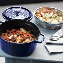 STAUB Чугунная кастрюля Cocotte 24 см 3,8 л со вставкой-пароваркой графит EAN 3272340053535