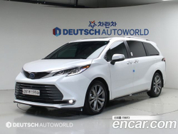 Toyota Sienna 2.5 Hybrid 2WD — 2024