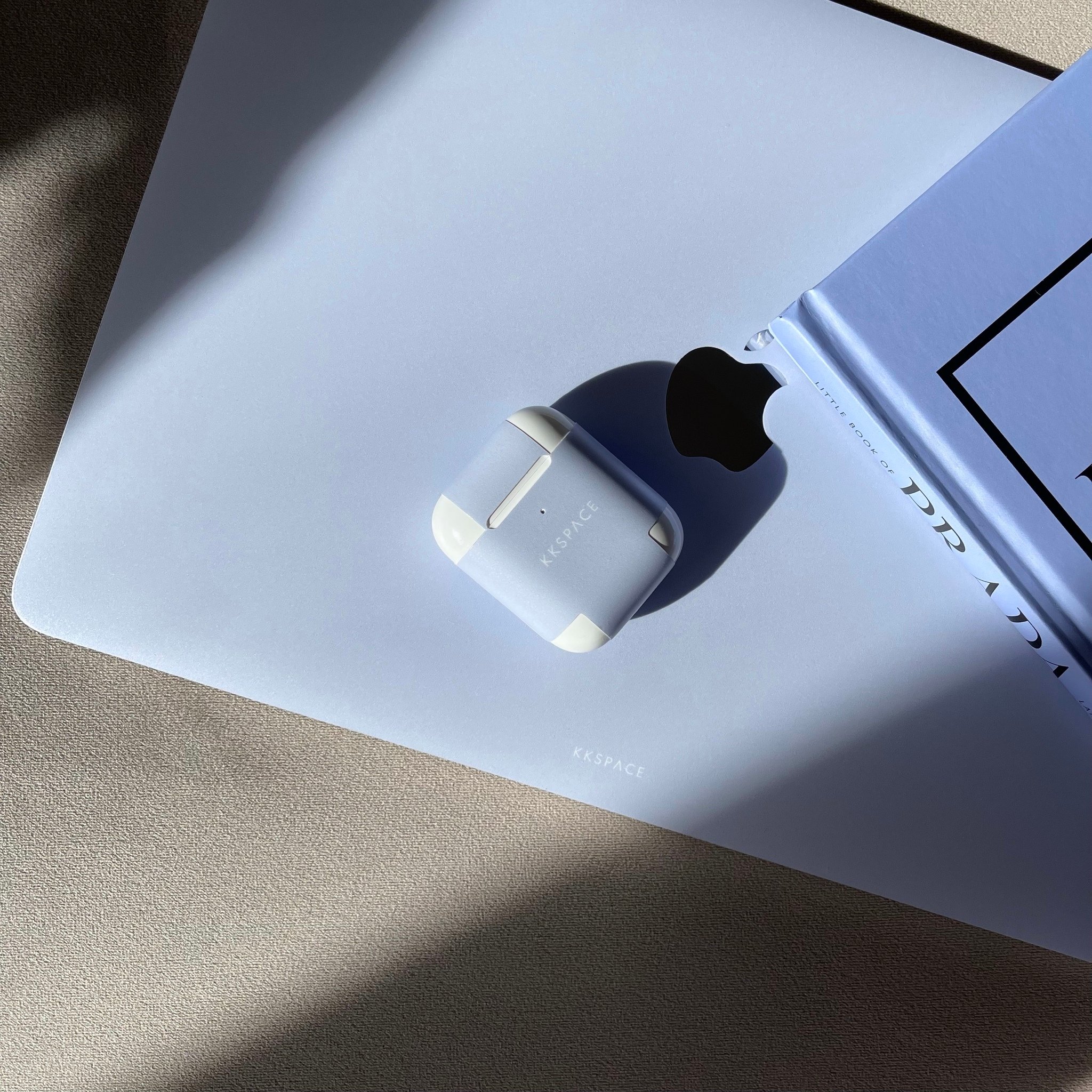 Виниловая наклейка LIGHT BLUE для MacBook