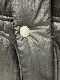 Пуховик Moncler