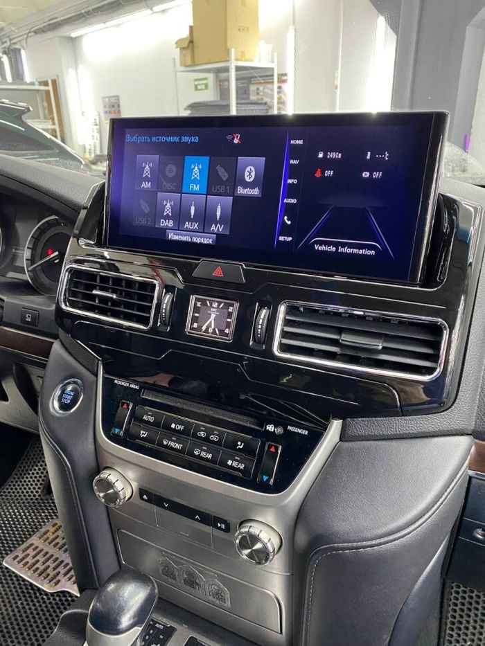 Магнитола для Toyota Land Cruiser 200 2015-2021 (с JBL и 360) - RDL-LC200-High монитор 12.3" на Android 12, Быстрая, CarPlay, 4G SIM-слот