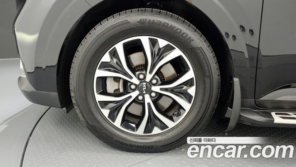 KIA Canival 9-Seater Prestige — 2023