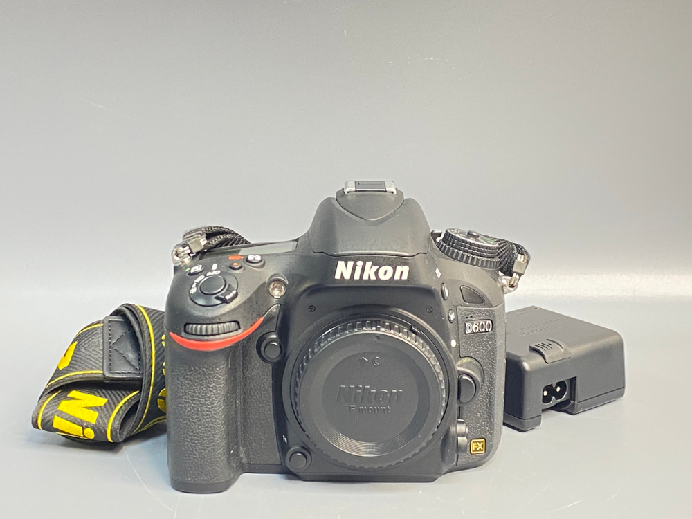 Nikon D600 6600 кадров