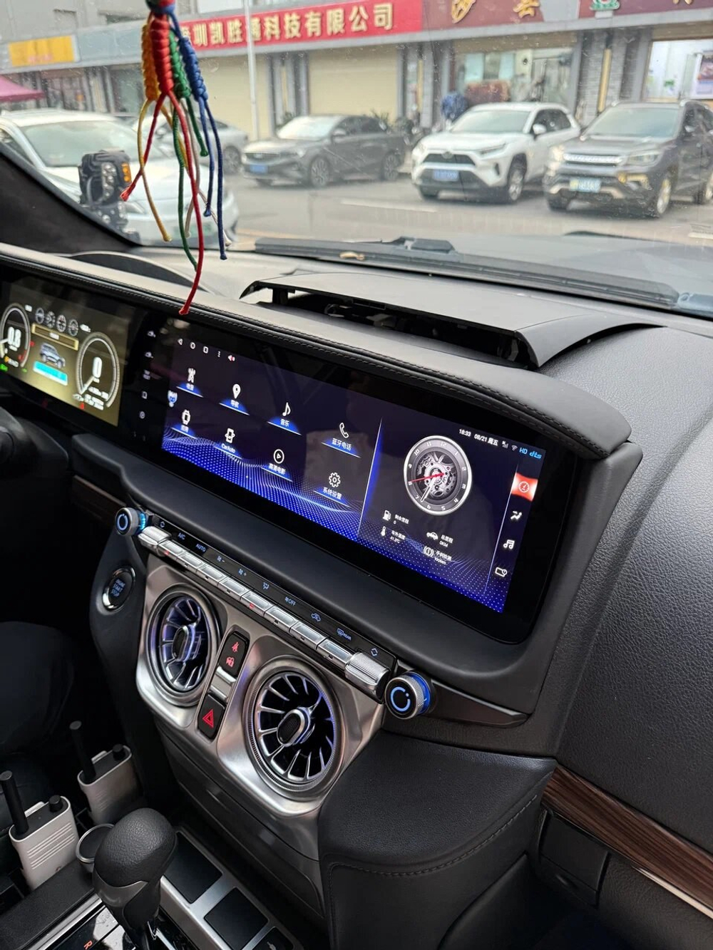 Штатная магнитола для TOYOTA Land Cruiser 200 2007-2015 top KUBERG ZH-220