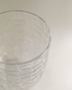 ZARA HOME СТАКАН С РЕЛЬЕФНЫМ УЗОРОМ «КВАДРАТЫ», ПРОЗРАЧНЫЙ