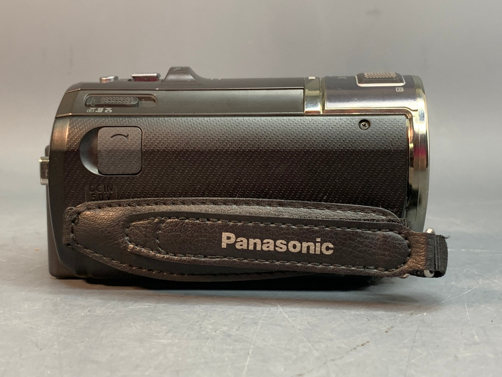 Panasonic HC-V700