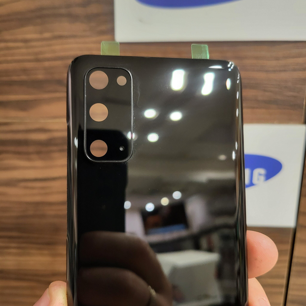 Крышка для Samsung S20 - стеклянная панель "хорошее качество" (чёрного цвета)