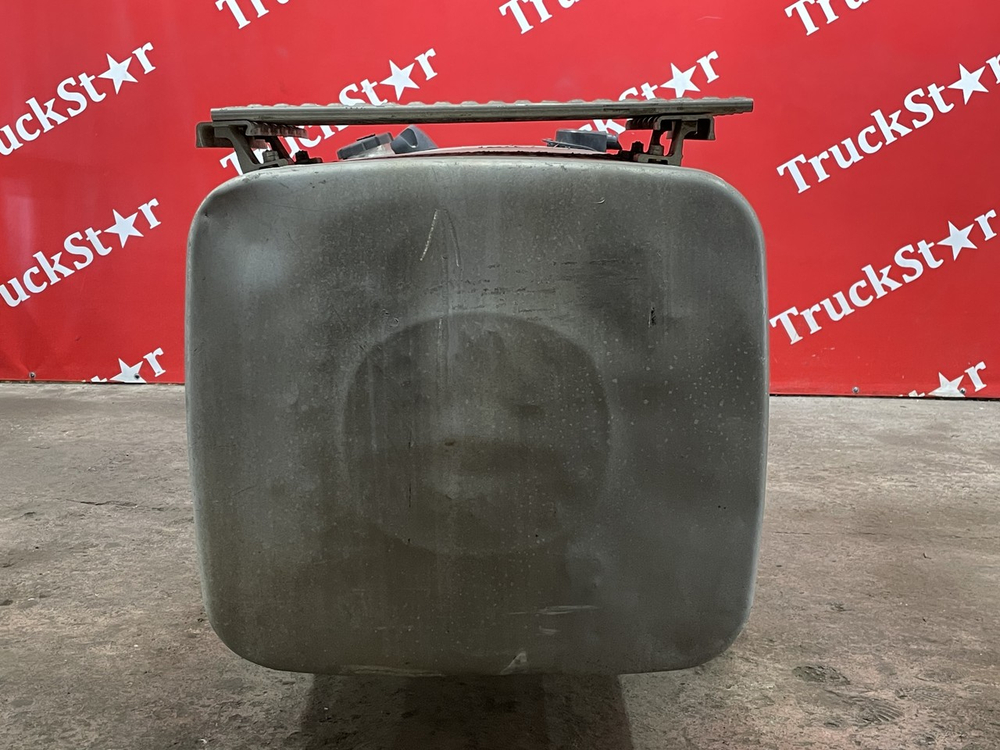 Бак топливный 680L+75L AdBlue 2018г.