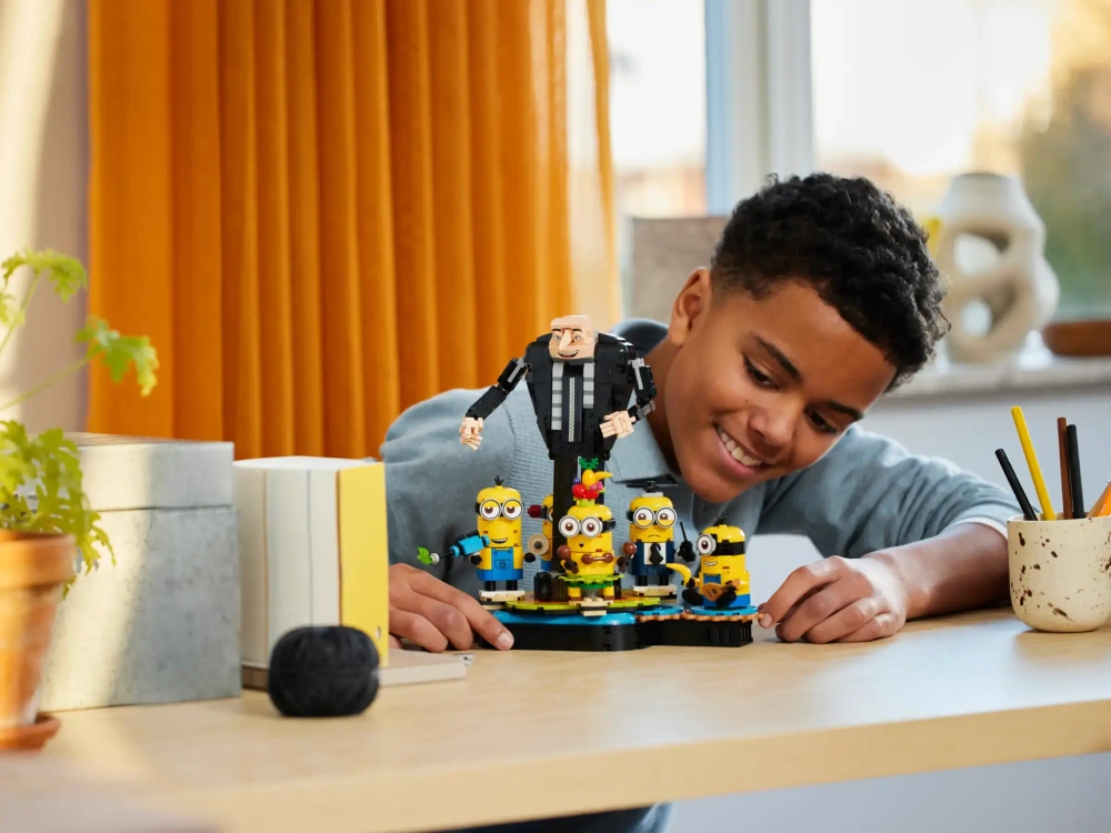 Конструктор LEGO Гадкий я 4 75582 Грю и миньоны