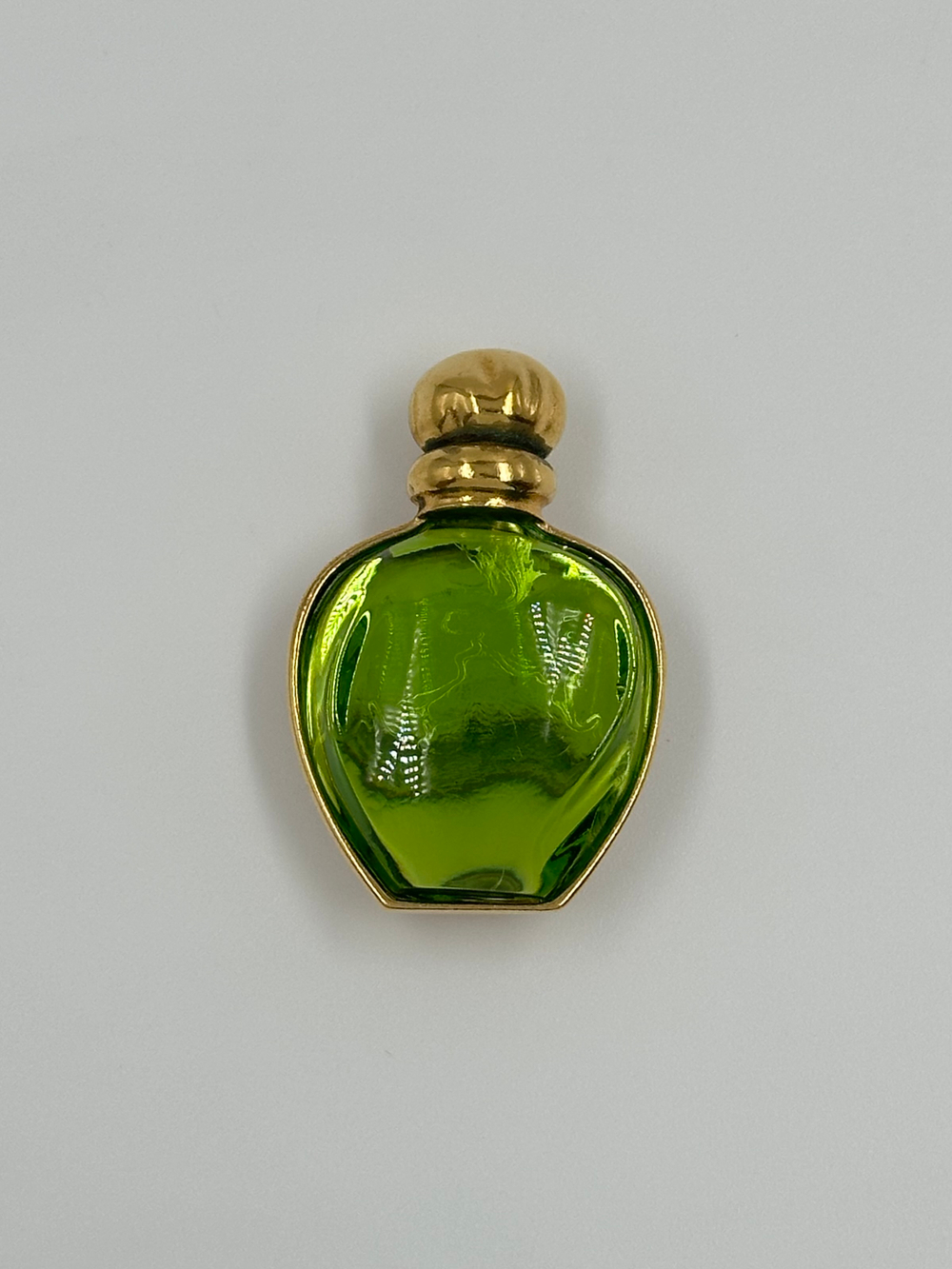 Брошь в виде флакона духов Tendre Poison Christian Dior