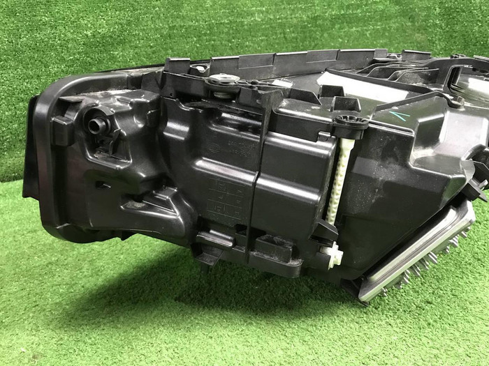 Фара правая BMW 3er G20 (2022-н.в.) LED (В сборе)