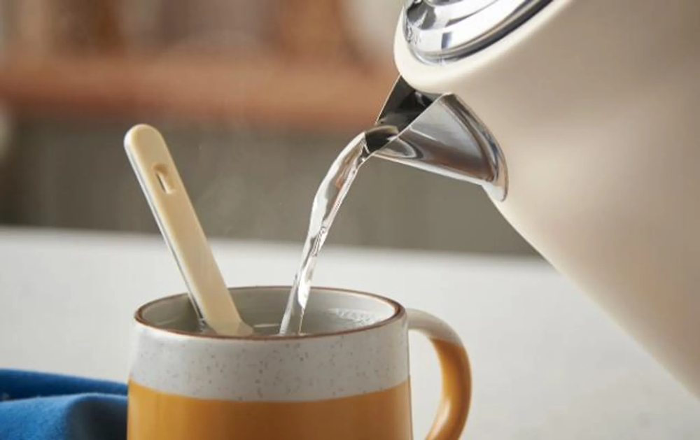 Электрический чайник Russell Hobbs 28640-70 жасмин-матовый