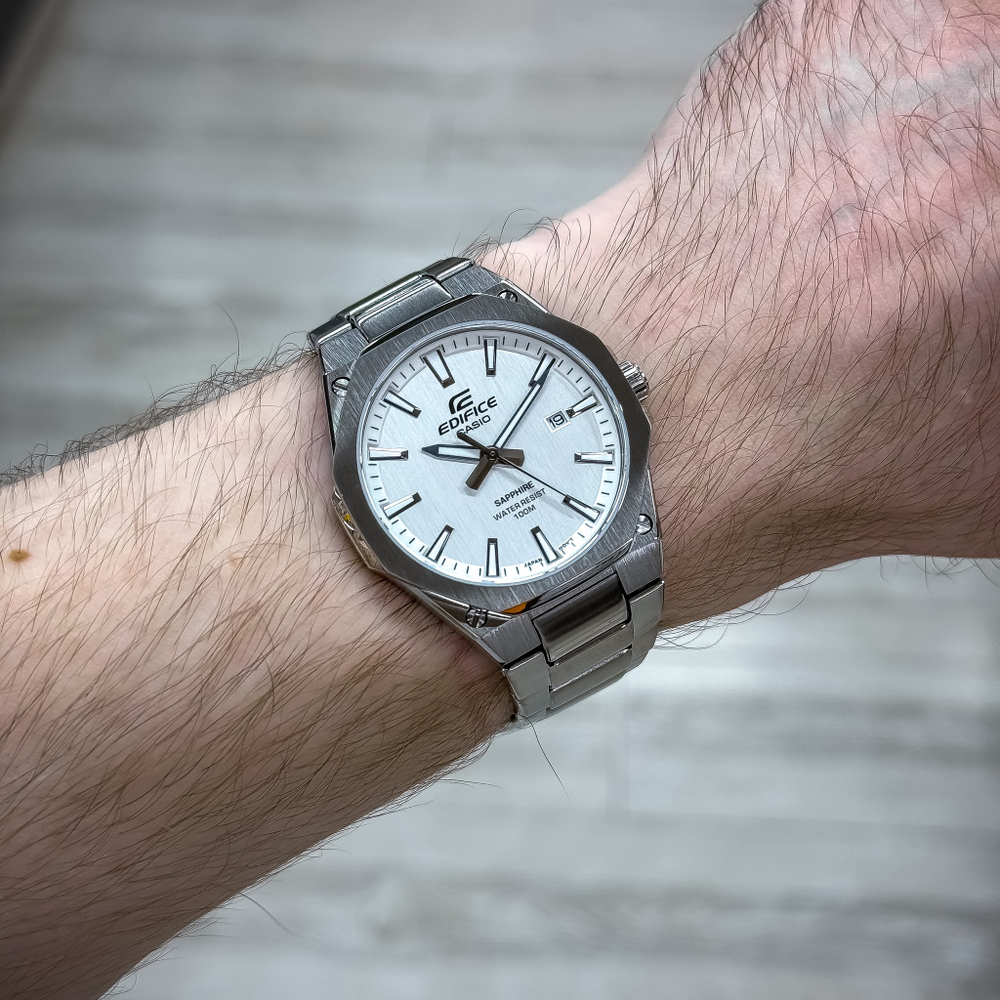 Наручные часы Casio EFR-S108D-7A