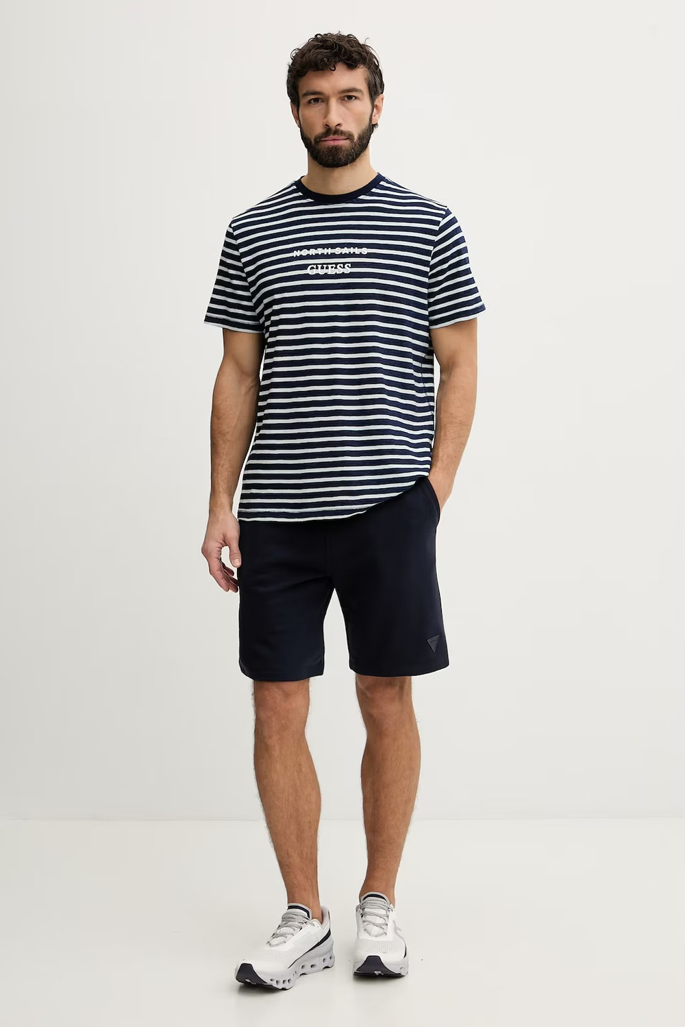 Футболка мужская GUESS