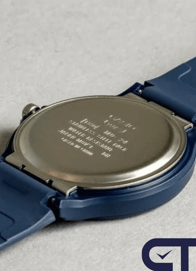 CASIO MQ-24UC-2B — классические аналоговые часы в матовом голубом цвете