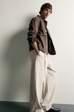 БРЮКИ RELAXED FIT СО СКЛАДКАМИ И РЕМНЕМ — ZARA