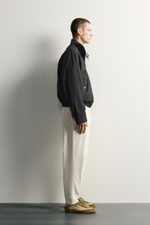ВЕЛЬВЕТОВЫЕ БРЮКИ CARROT FIT С ЭФФЕКТОМ ПОТЕРТОСТИ — ZARA