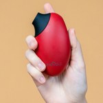 Бесконтактный вакуумный стимулятор клитора Adara, цвет бордовый (INFINITE) (One Size)