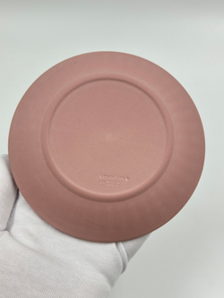 Тарелка декоративная Wedgwood розовая